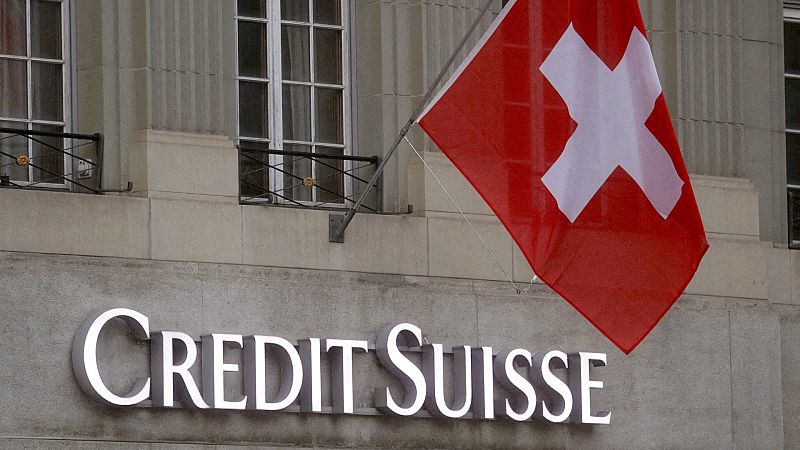 El Banco Suizo proporcionará liquidez al Credit Suisse si la necesita tras cundir el miedo en el sector bancario