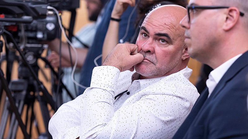 El 'mediador' asegura que el presidente del Cabildo de Tenerife conoc�a la trama: "Hablamos de un trapicheo"