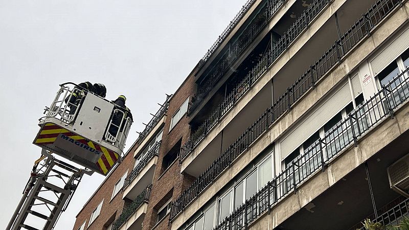 Mueren dos ancianos en el incendio de su piso en la zona de Ventas de Madrid
