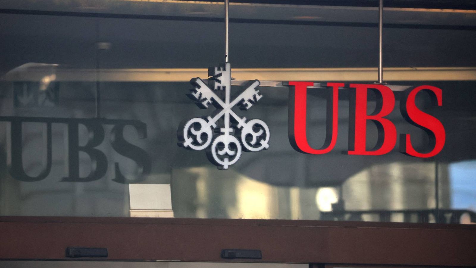 UBS negocia la compra de Credit Suisse en plena crisis de la banca