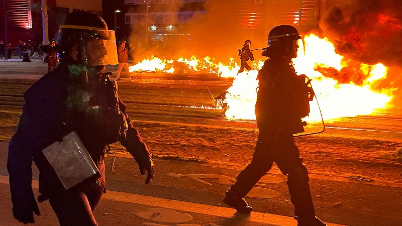 Tercera jornada de disturbios por la aprobación de la reforma de las pensiones de Macron