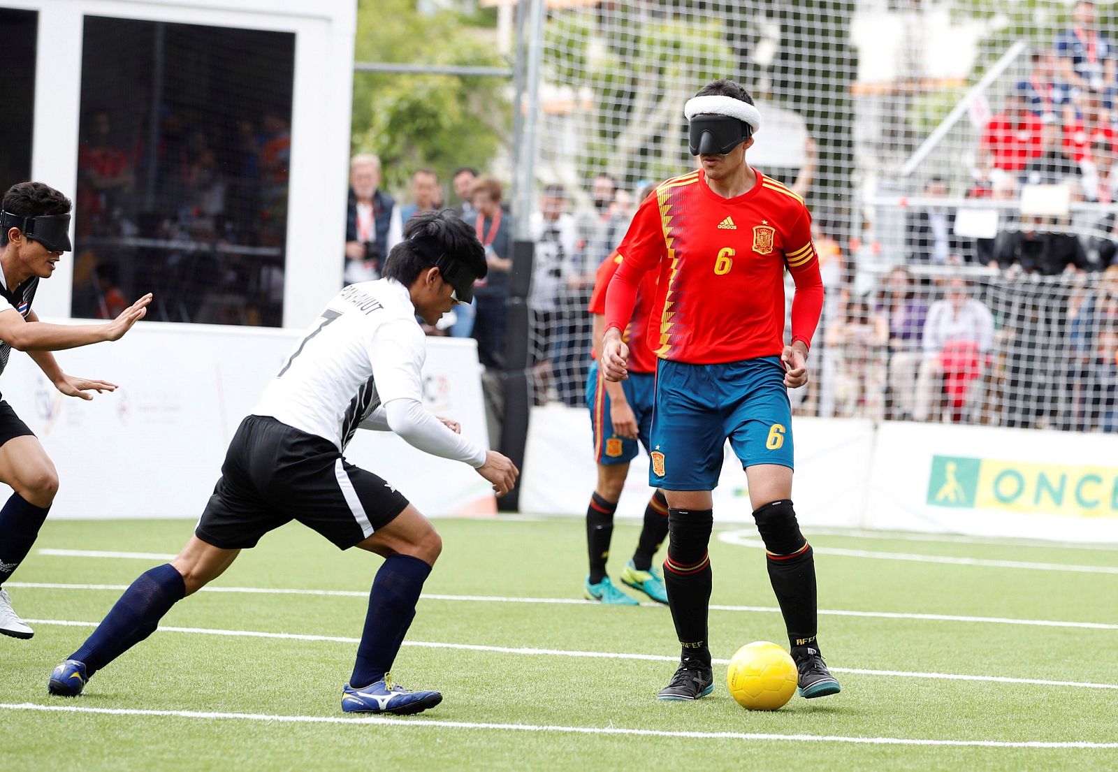 Una app de la RFEF permitirá a personas ciegas vivir intensamente los partidos de la selección española