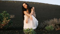 Valeria Castro hace de 'Con cariño y con cuidado' un disco forjado por el volcán de La Palma: "Transmito lo que sentí"