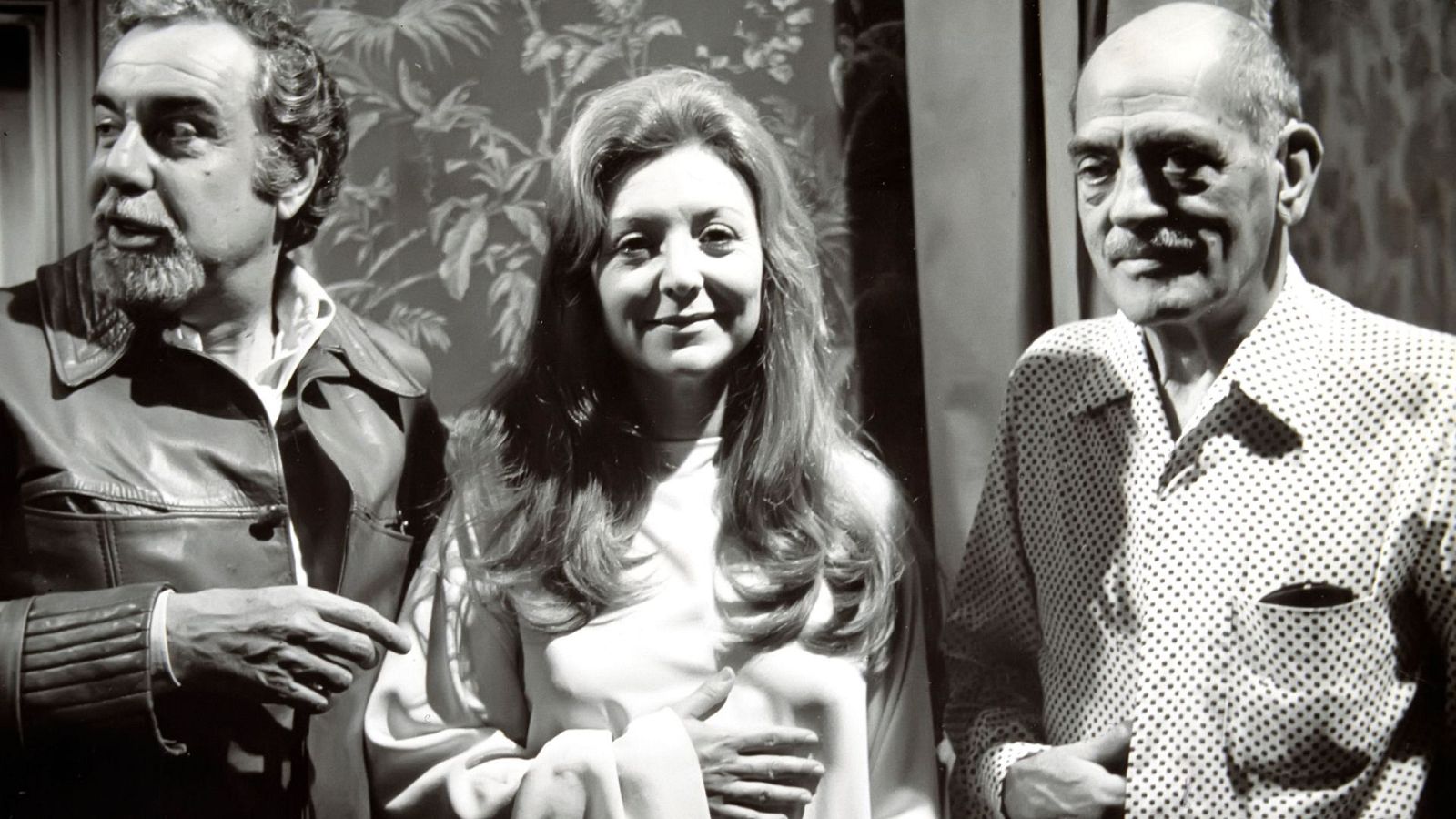 Luis Buñuel y los actores de 'El discreto encanto de la burguesía'