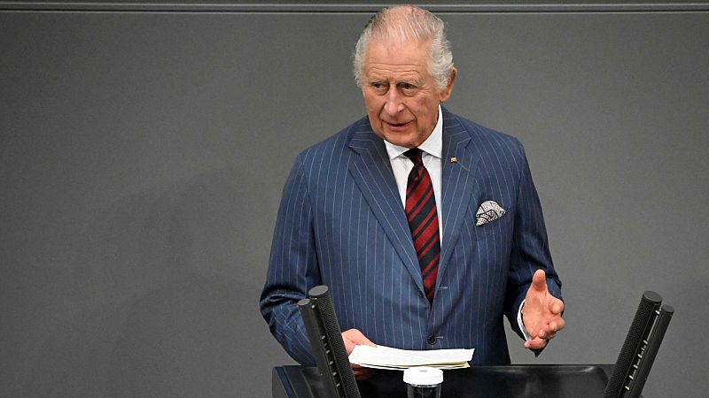 Carlos III destaca la unidad ante la guerra en Ucrania en un discurso histórico en el Parlamento alemán