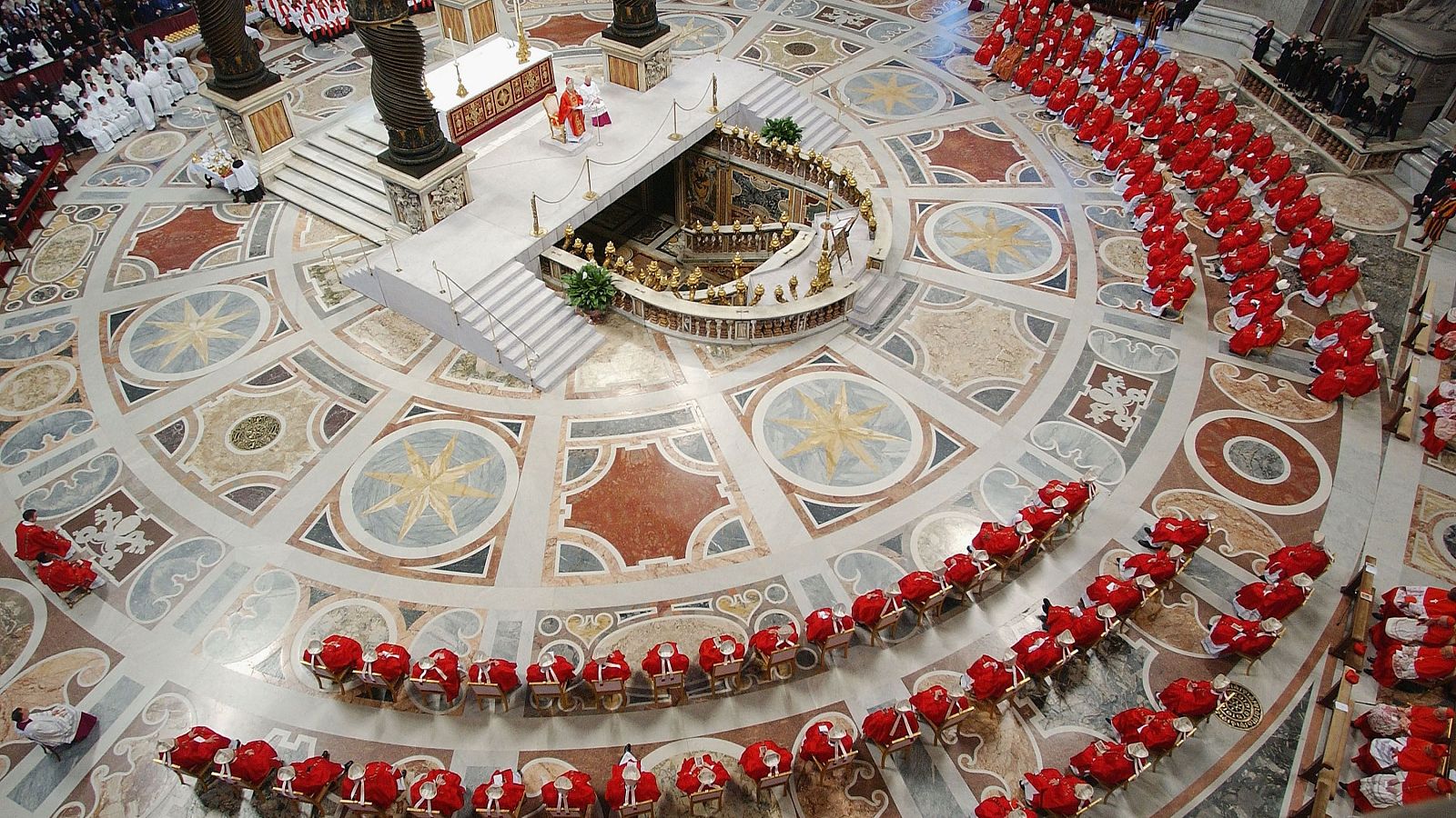 Arranca el proceso para elegir a un nuevo papa: ¿cómo han sido los anteriores cónclaves?