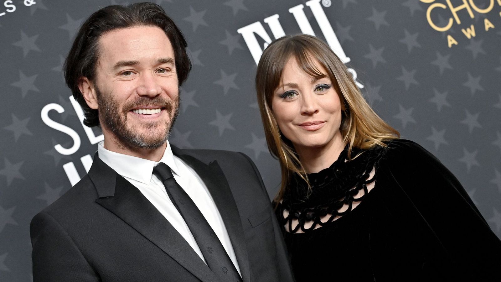 Kaley Cuoco da a luz a su primera hija con Tom Pelphrey