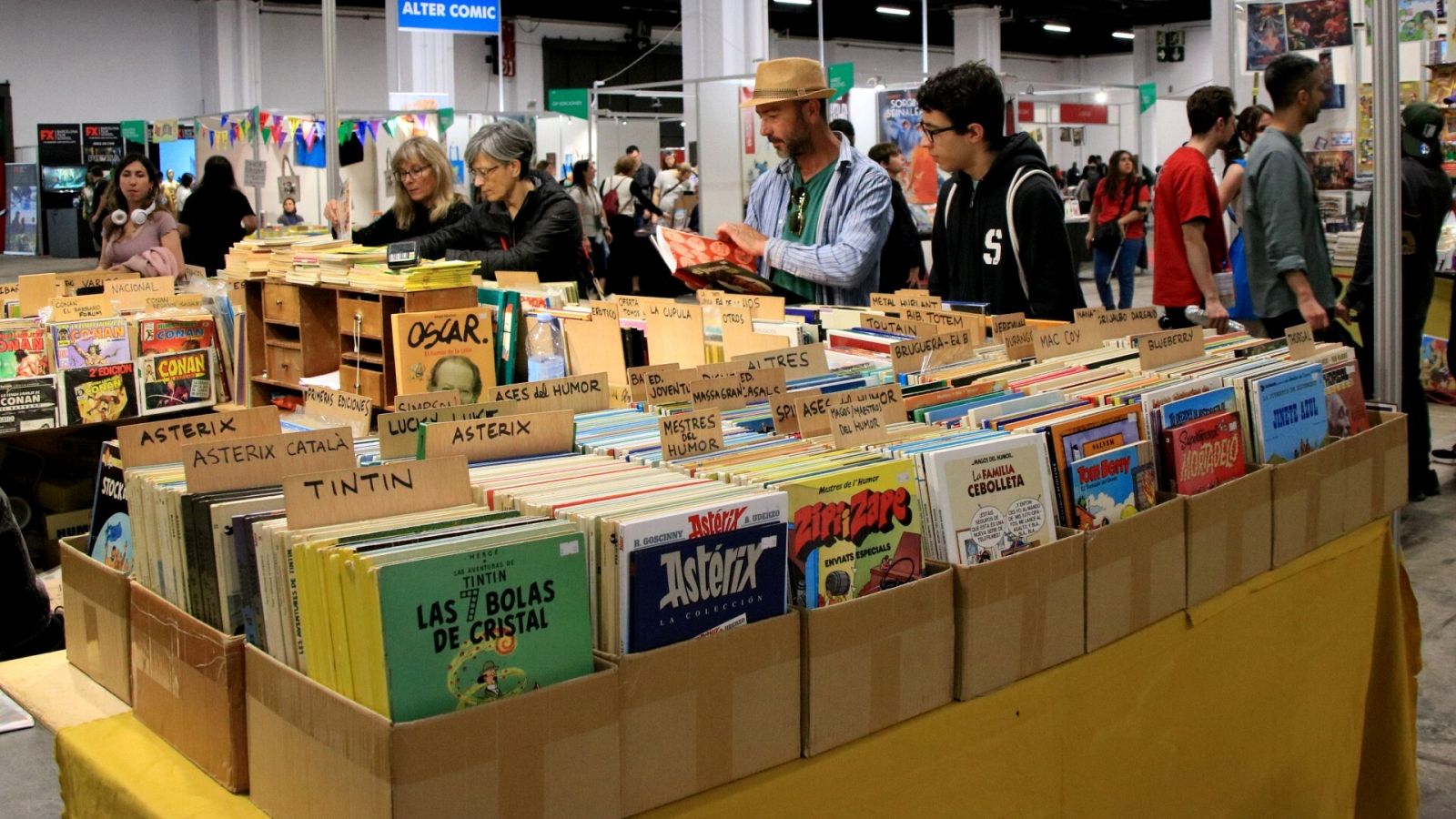 Parada de còmics antics al recinte firal de Montjuïc