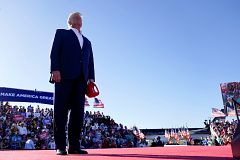 Así ha sido la detención de Trump en Nueva York para conocer los cargos por el pago en negro a la actriz porno Stormy Daniels