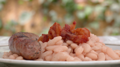 Alubias blancas o mongetes con butifarra: receta rápida y deliciosa