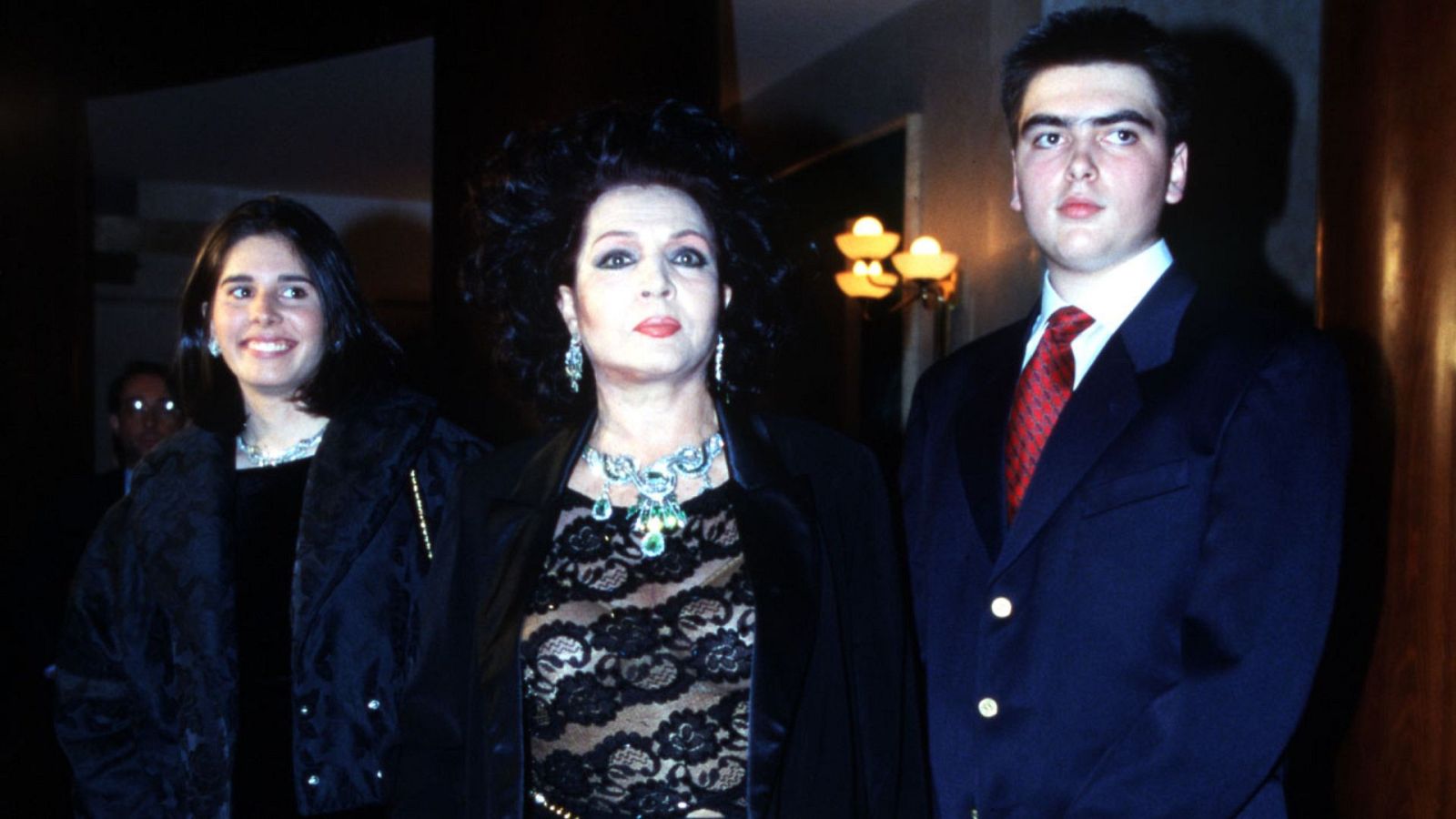 Thais y Zeus, los discretos hijos de Sara Montiel: ¿a qué se dedican?