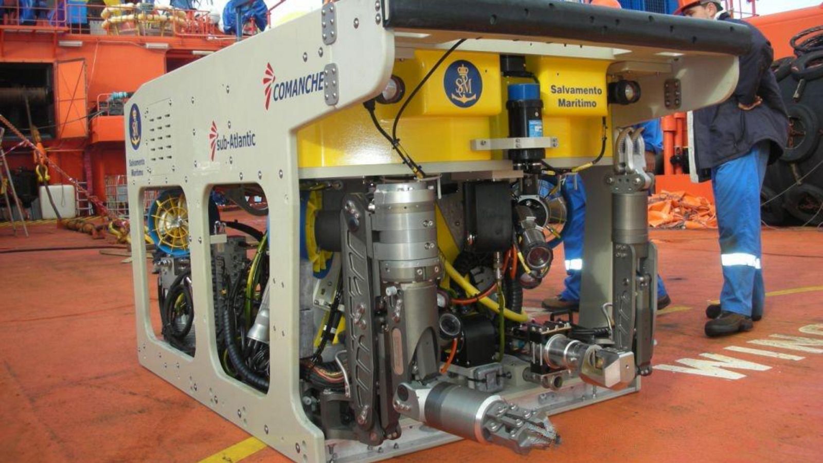 El robot 'Comanche' de Salvamento Marítimo, a su llegada a Santander