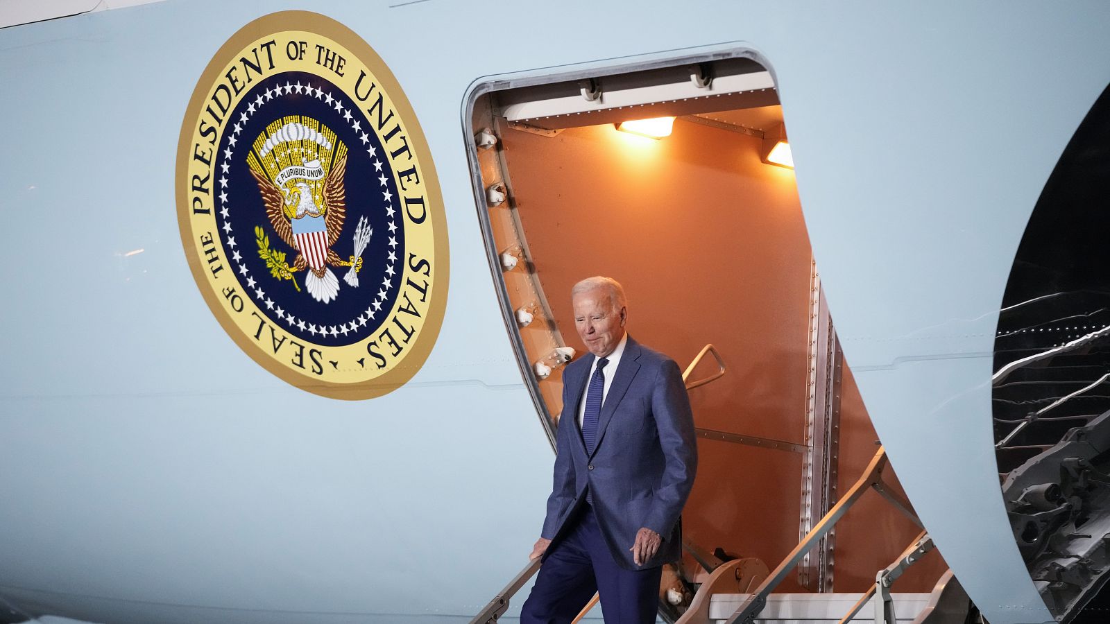 Biden aterriza en Irlanda del Norte en el aniversario de los acuerdos de paz del Viernes Santo