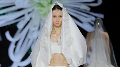 Yolancris, Marco&María e Isabel Sanchís: vestidos de novia para todos los cuerpos, e ideas para novias con gafas