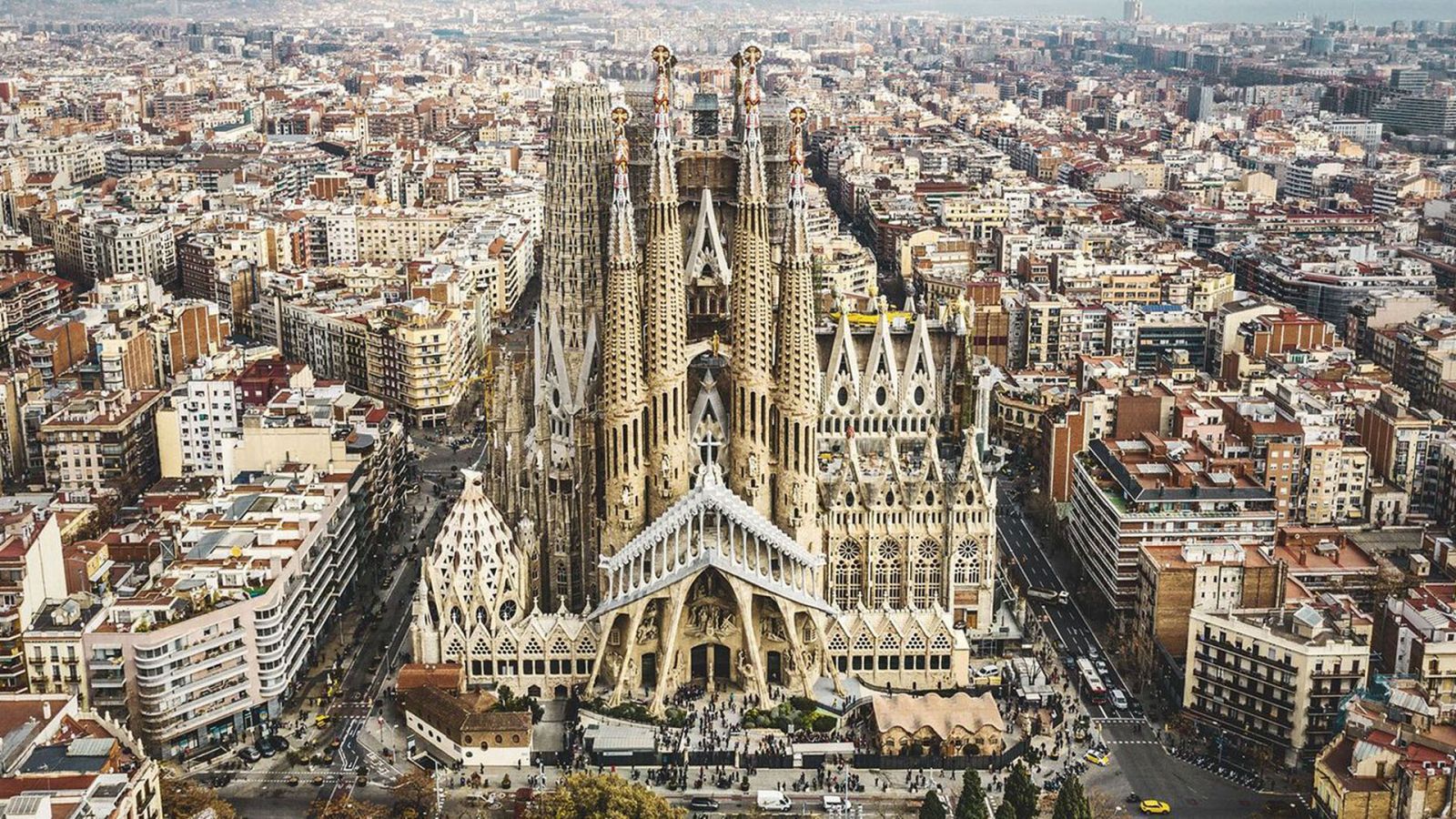 La Sagrada Familia escenario del concierto para Europa