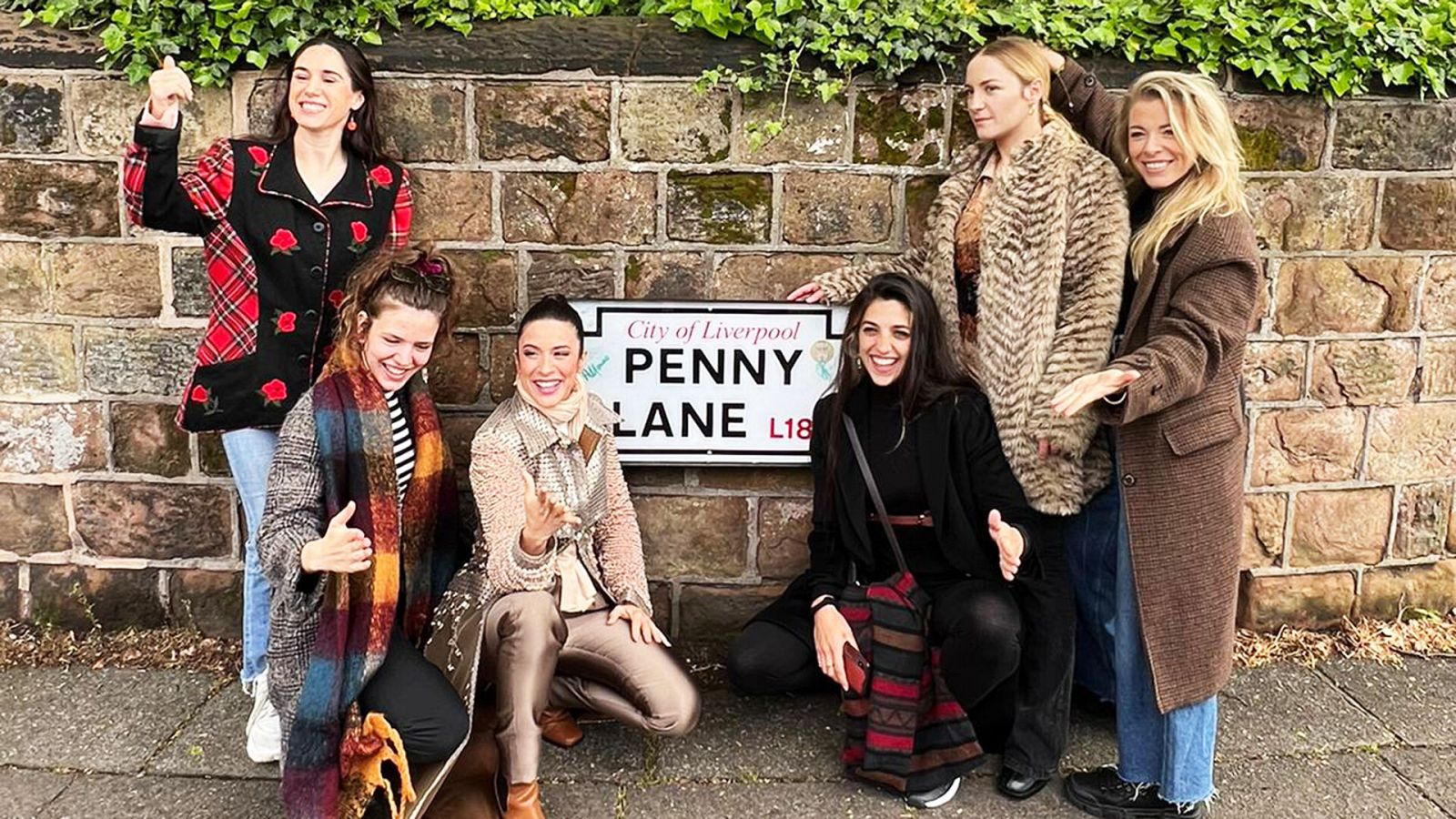 Blanca Paloma recorre los lugares más emblemáticos de The Beatles en Liverpool