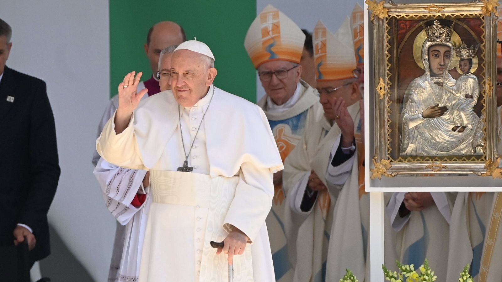 El papa Francisco pide en Budapest que Hungría que no mantenga las "puertas cerradas" a los migrantes