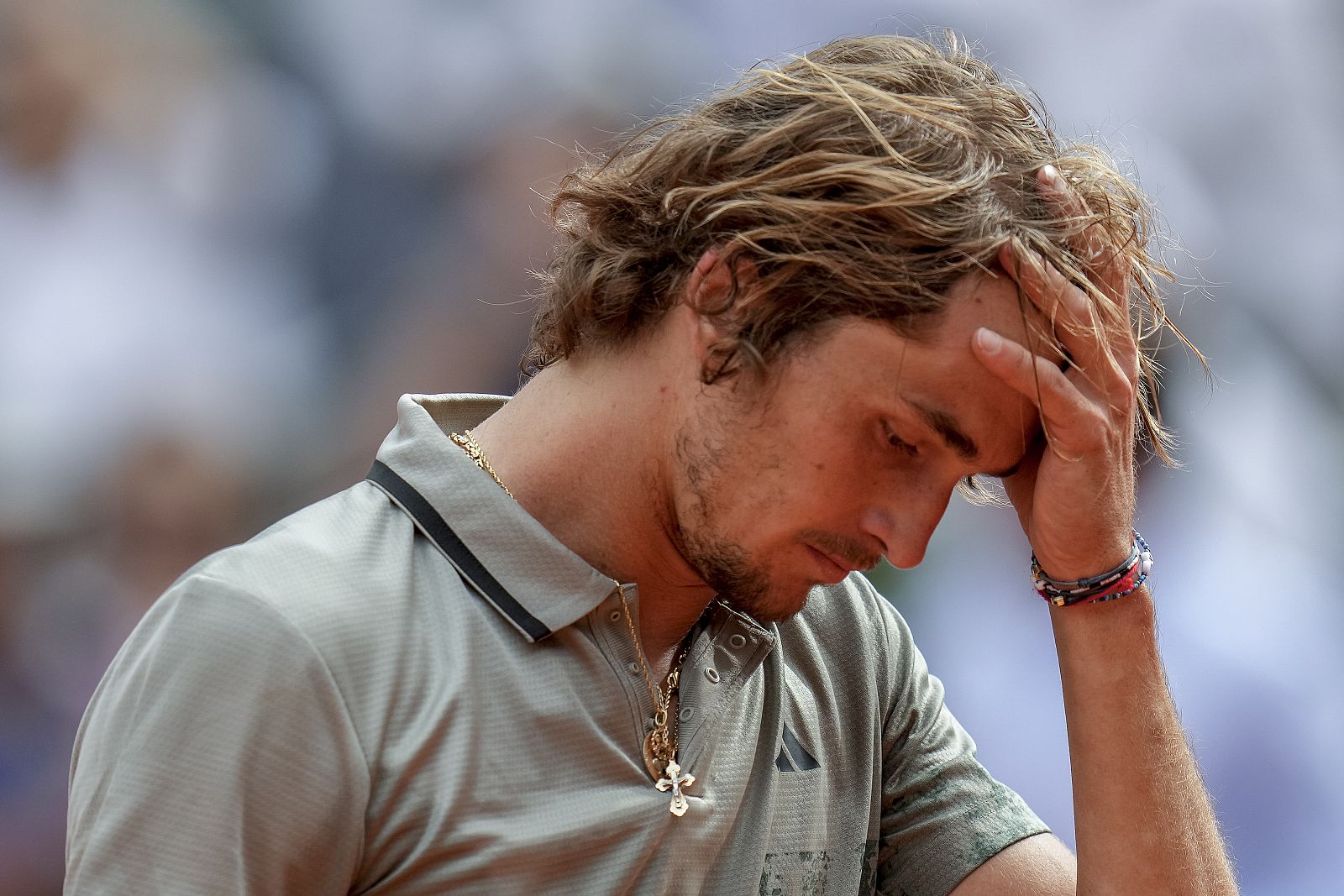 Alexander Zverev se lamenta tras un fallo en su partido ante Alcaraz