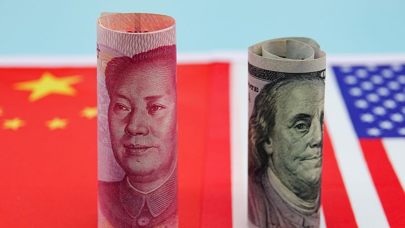 Águeda Parra: "El crecimiento del yuan reduce la hegemonía del dólar"