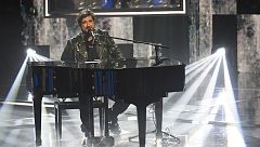 Antonio Orozco reaparece en Cover Night después de su operación