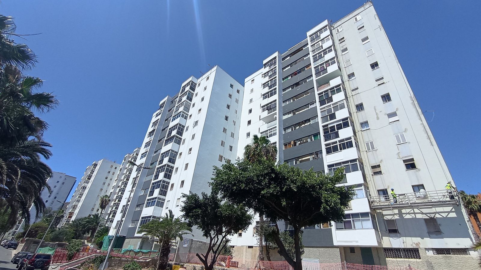 Cataluña inicia el procedimiento para expropiar pisos vacíos de grandes tenedores en 14 municipios