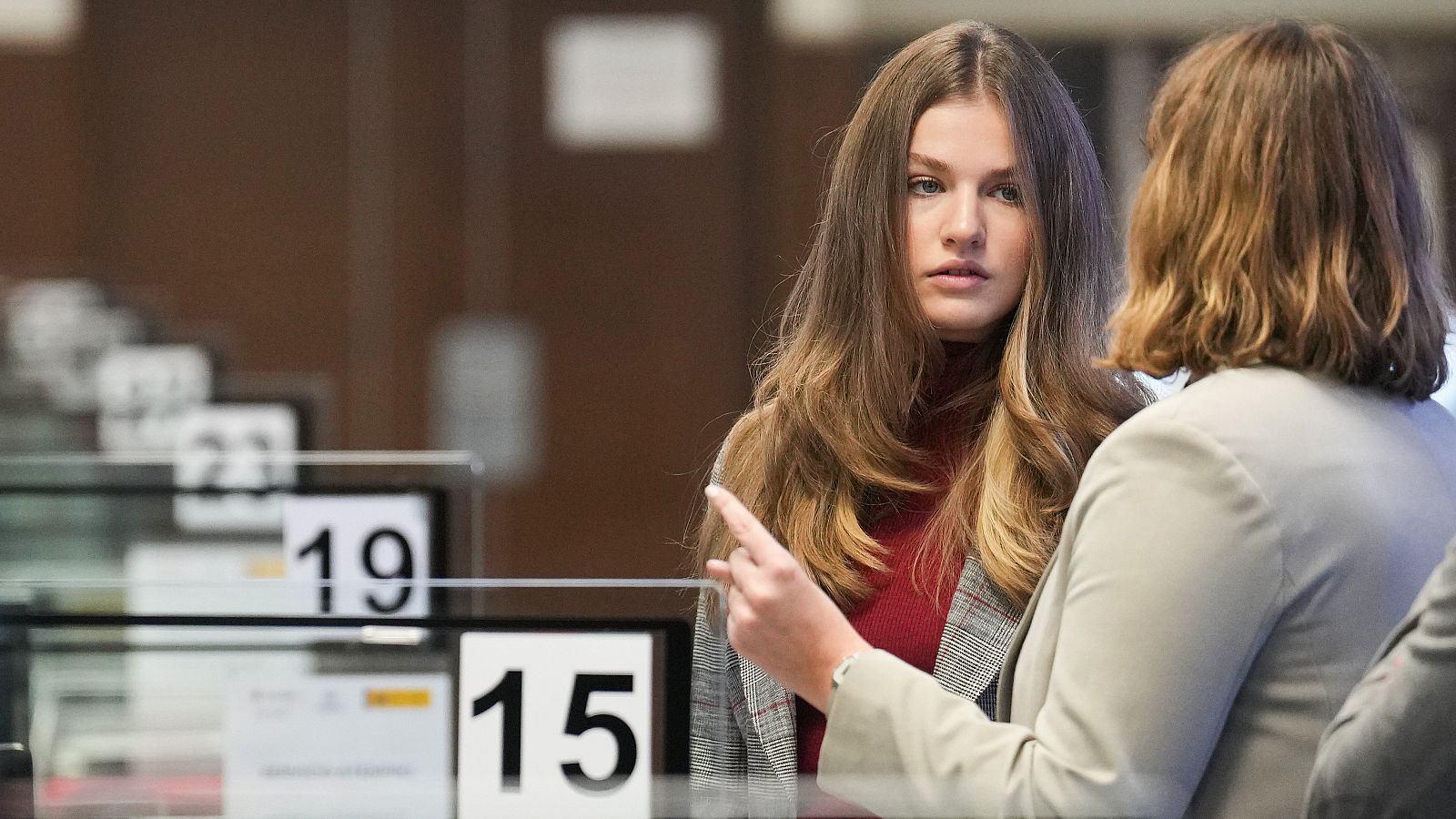 La princesa Leonor durante una visita a la sede de la Cruz Roja