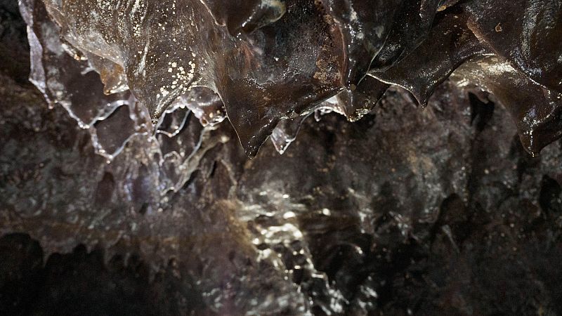 Cient�ficos se adentran por primera vez en los tubos volc�nicos de La Palma