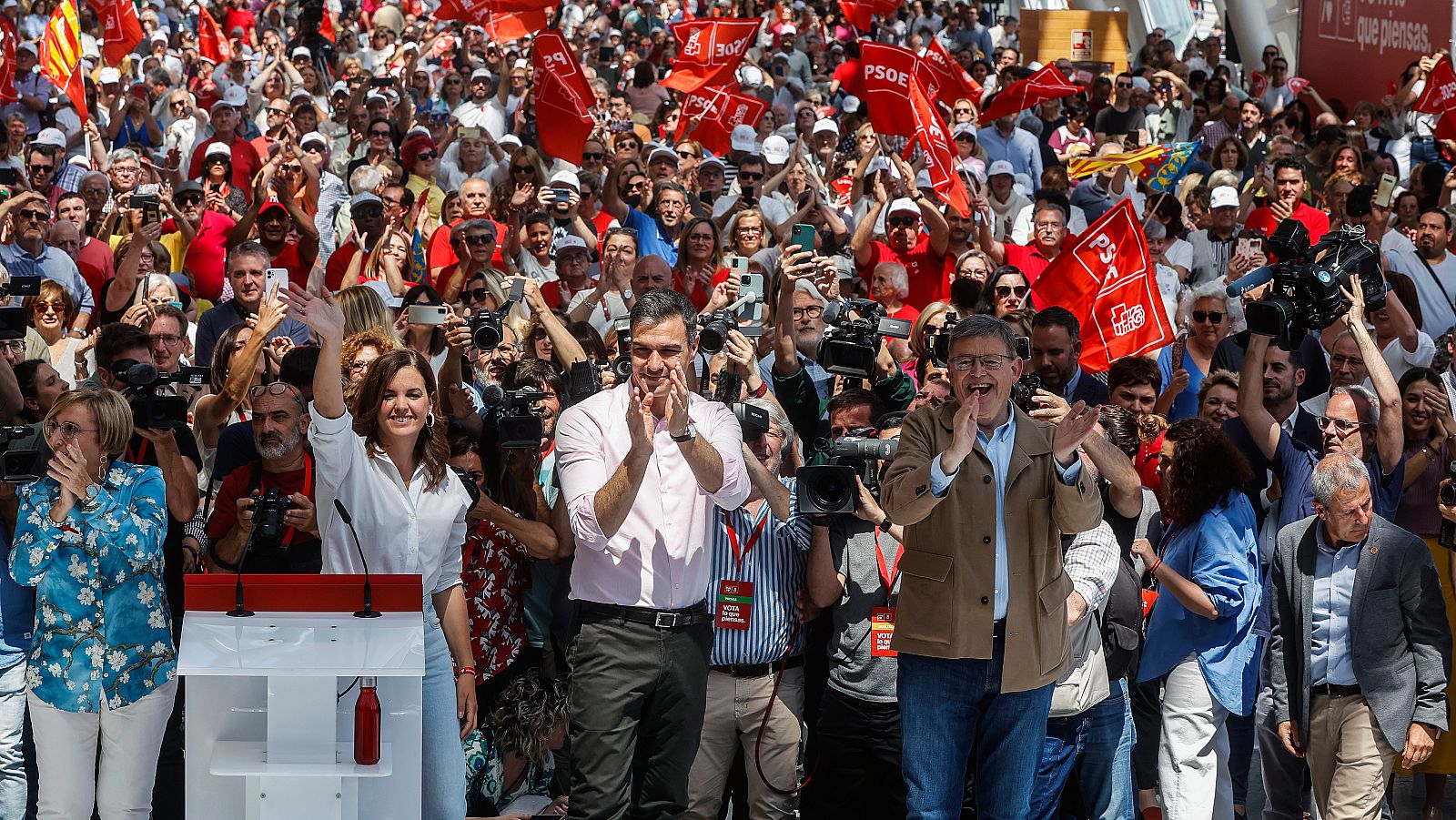 Sánchez, en el mitin central del PSOE por el 28M en Valencia