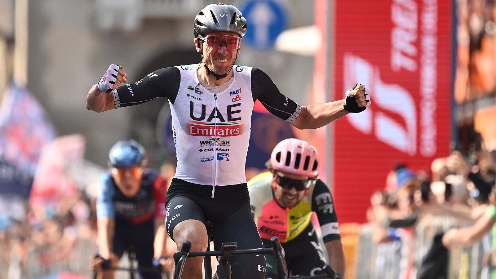 Victoria de etapa de Brandon McNulty en el Giro