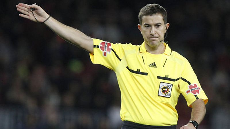 Iglesias Villanueva no seguirá en el VAR tras la polémica de Mestalla 