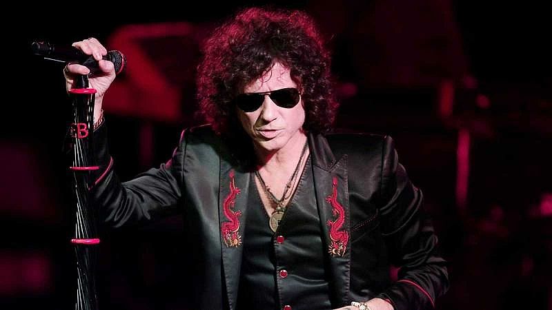 Enrique Bunbury cuenta el motivo por el que abandon� H�roes del Silencio. �Se arrepiente?