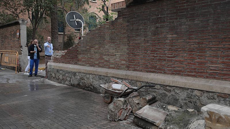 Muere un hombre y una mujer resulta herida tras chocar un cami�n contra un muro del Hospital de Sant Pau, Barcelona