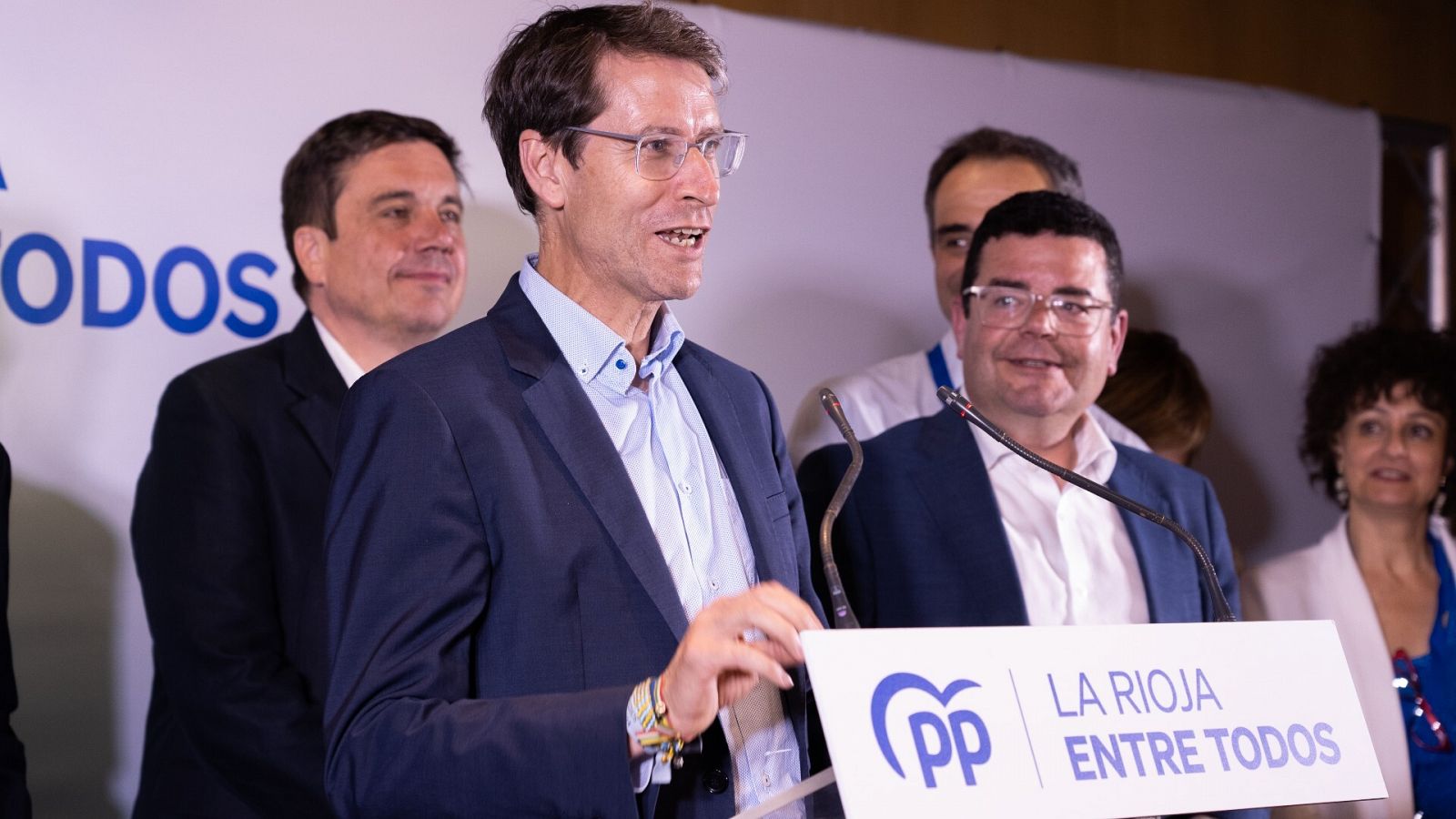 El PP recupera el Gobierno de La Rioja con una mayor�a absoluta en Logro�o
