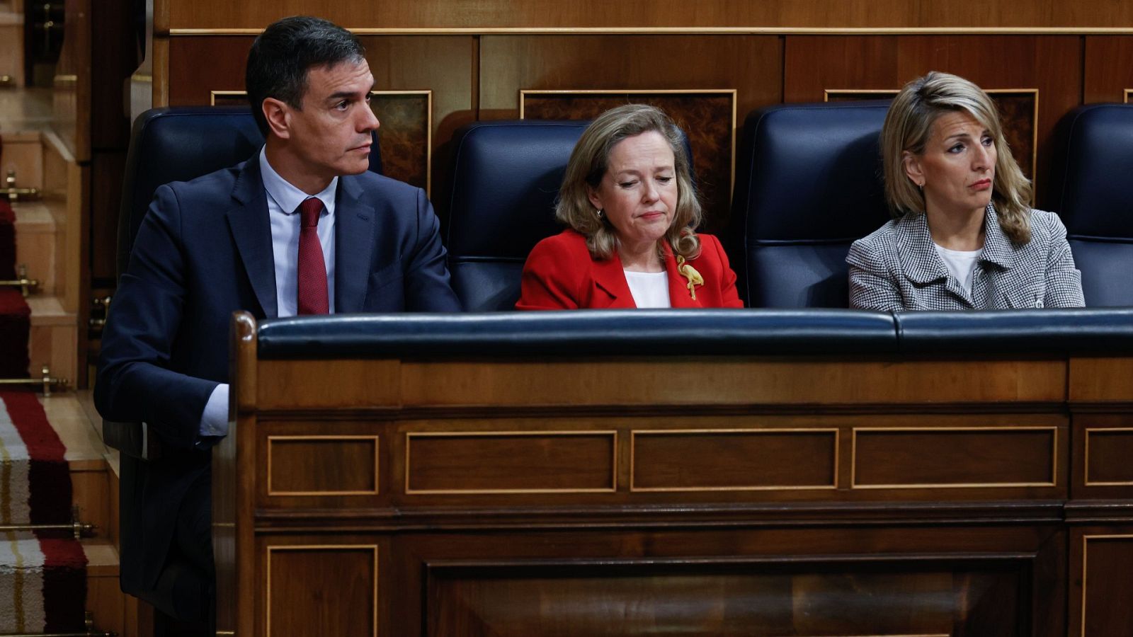 El presidente del Gobierno, Pedro Sánchez, y las vicepresidentas Nadia Calviño y Yolanda Díaz en el Congreso de los Diputados