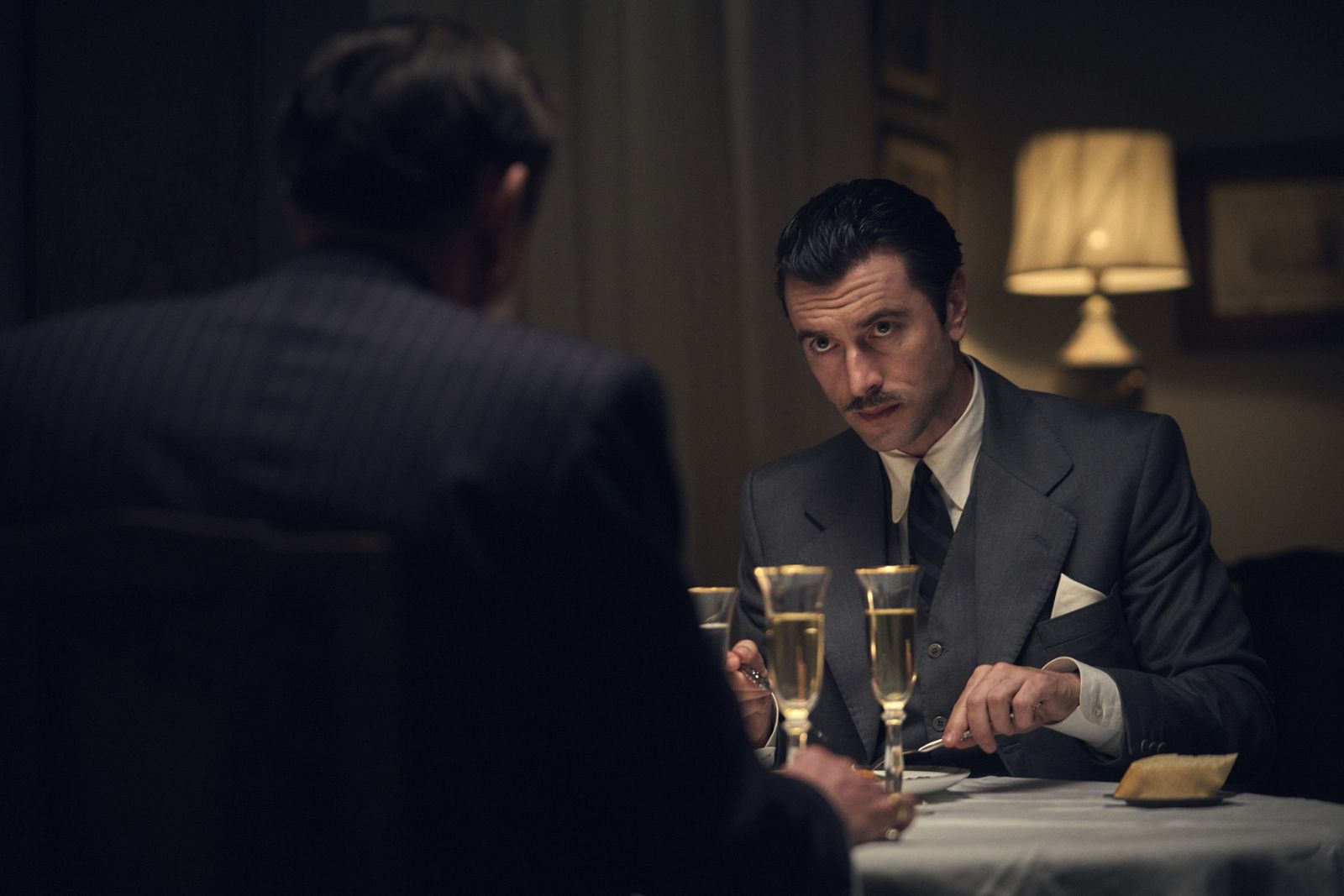 Guillermo colabora en la evasión de obras de arte