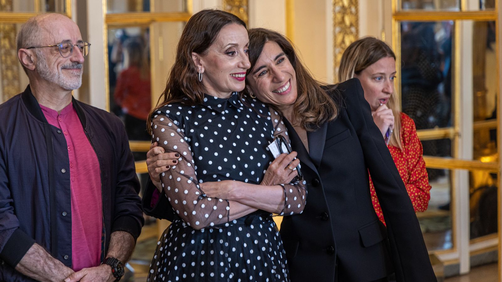 La cantante Luz Casal y la bailarina Blanca Li, condecoradas en Francia con medallas de las Artes