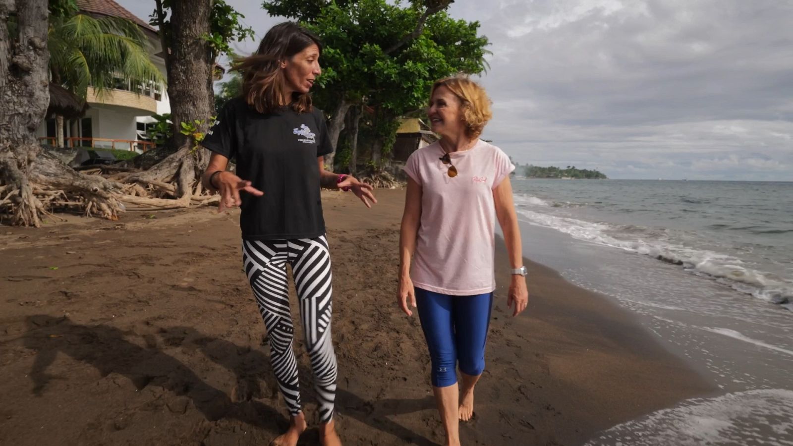 La vida junto a un mar de plástico. La experiencia de 7 españoles en Filipinas