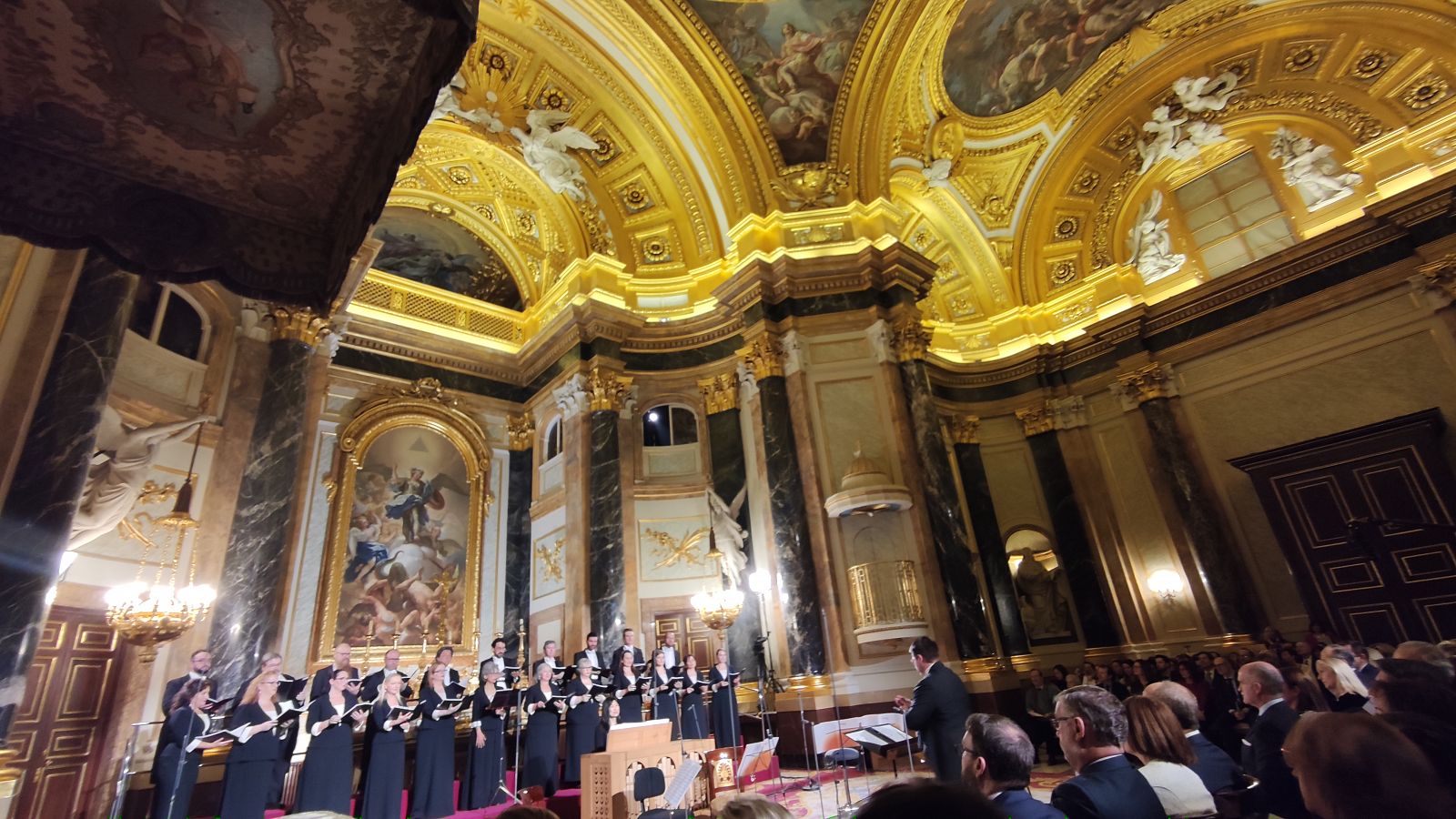 El Coro RTVE interpreta la Peque�a Misa Solemne de Rossini en la Capilla Real, con Marc Korovitch