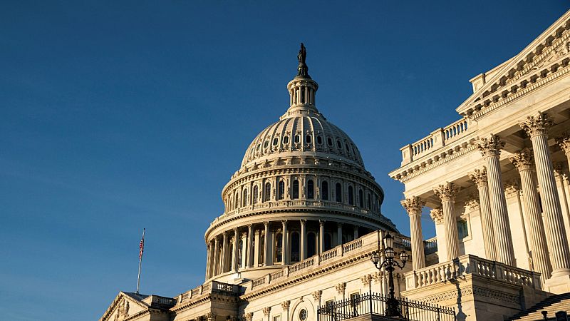 El Senado de EE.UU. aprueba elevar el techo de deuda y evita la suspensión de pagos del país