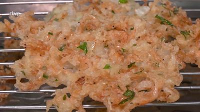 As� se hacen las aut�nticas tortillitas de camarones como las com�a Camar�n de la Isla