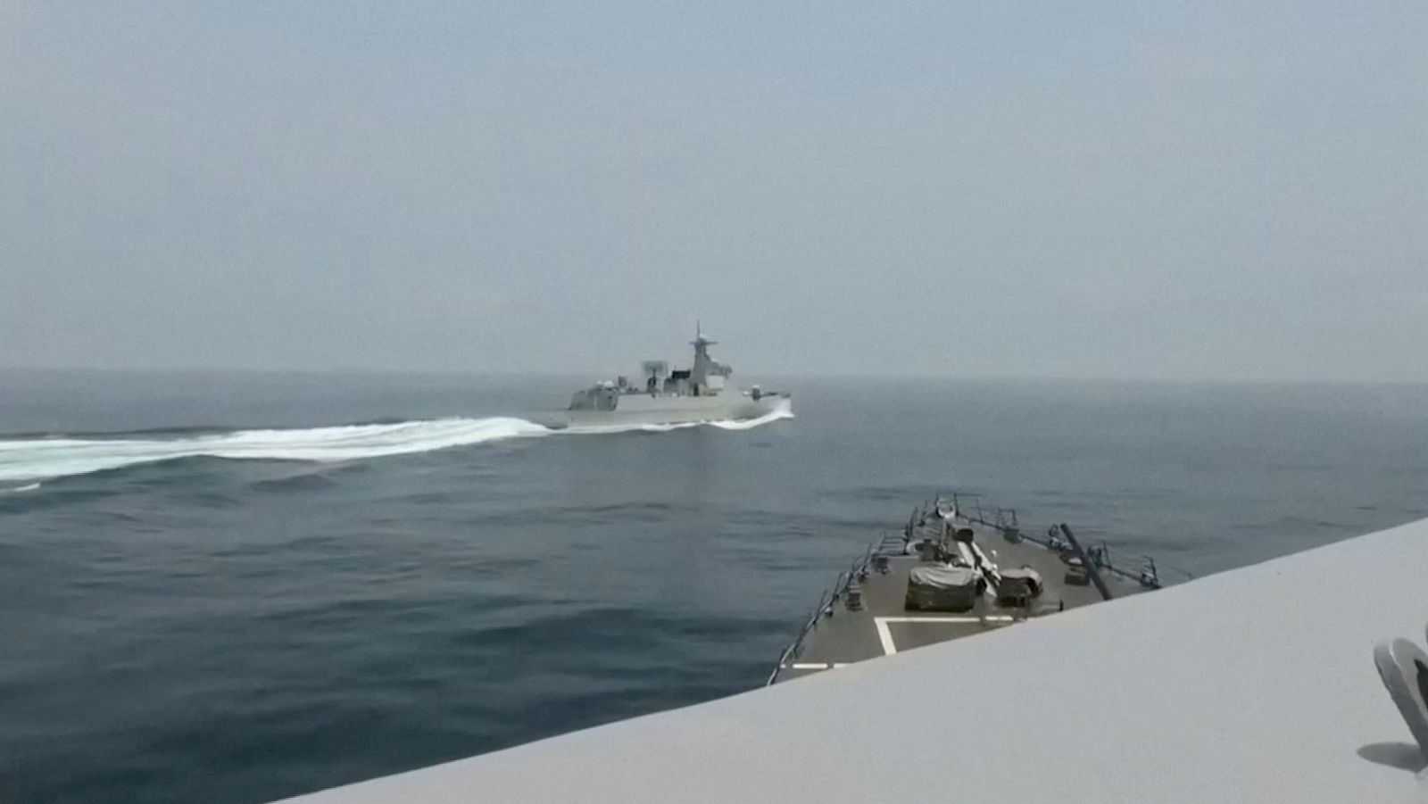 Responsables de EE.UU. visitan Pekín para mantener abiertas las "líneas de comunicación" pese a las tensiones en Taiwán