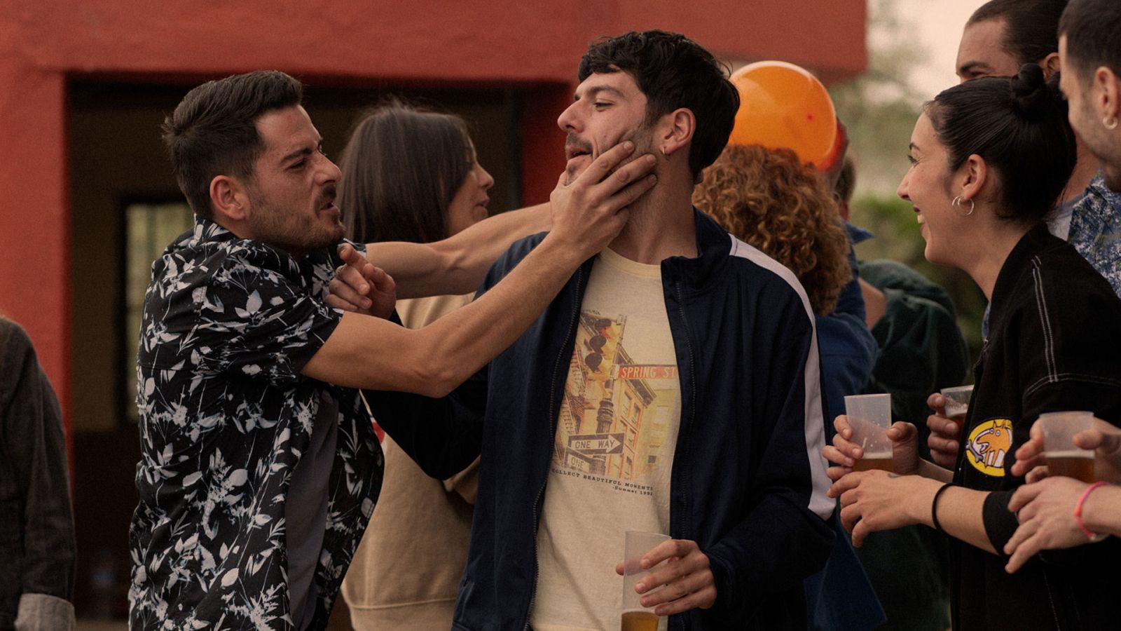 Imagen de rodaje de 'Por donde pasa el silencio'