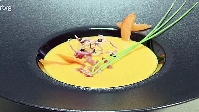 Receta de gazpacho de albaricoque del chef Sergio Fern�ndez. �Sopa fr�a sana y fresquita!