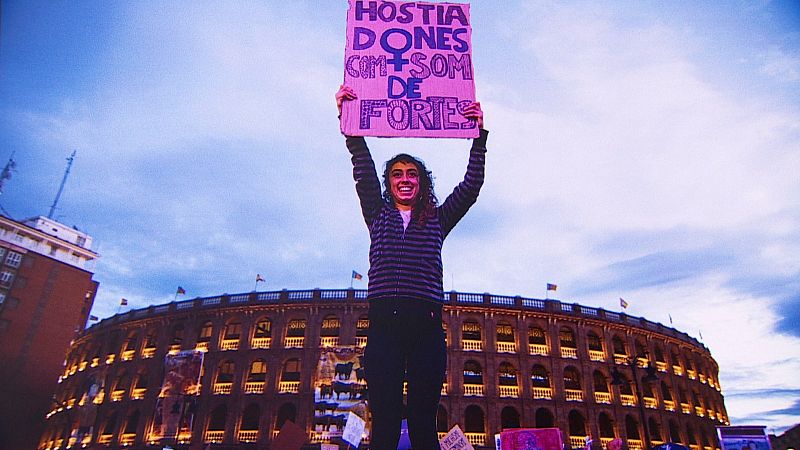 Eva M��ez retrata el movimiento feminista en las calles y sus gritos reclamando igualdad