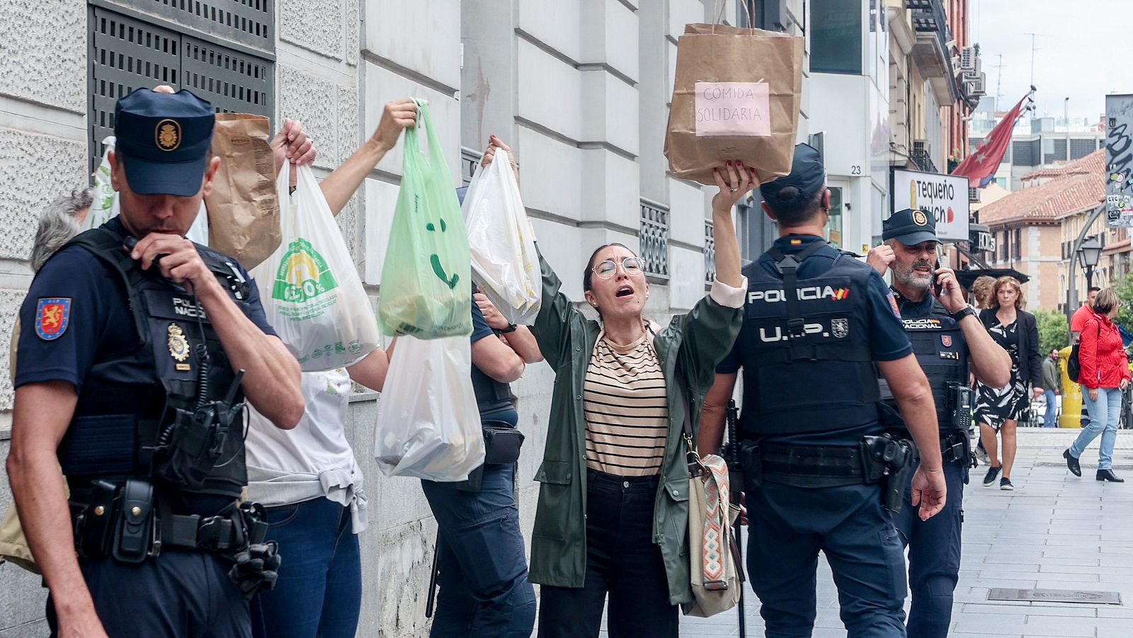 Justicia impide hacer llegar comida a los miembros del comité de huelga encerrados en el Ministerio