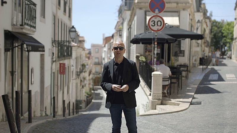 El italiano que se enamor� de Lisboa: P�gina Dos camina la ruta de Tabucchi