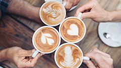 Todo sobre el café: variedades, cómo se hace el descafeinado y formas de consumirlo en el mundo