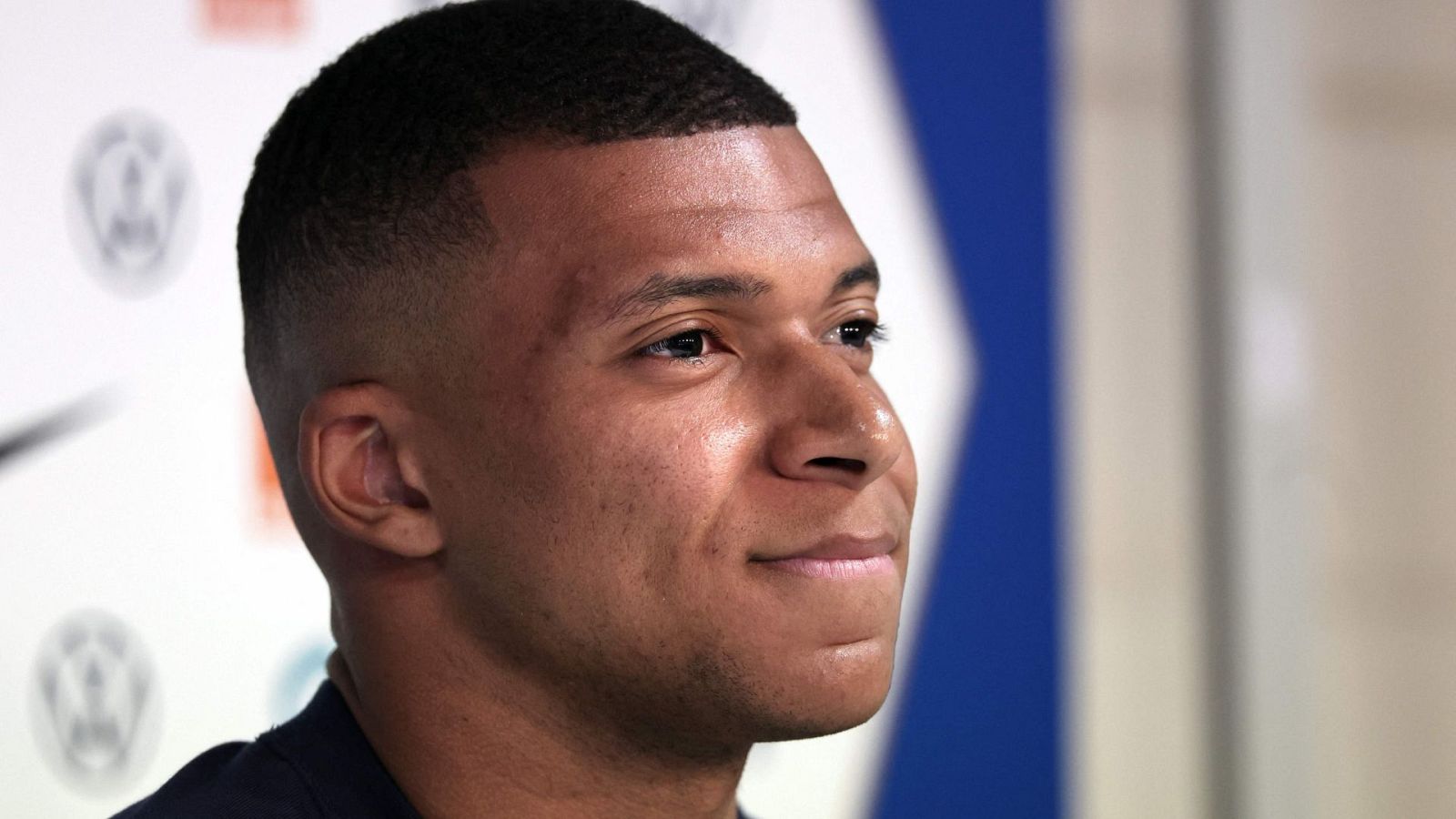 Mbappé: "Seguir en el PSG es la única opción en este momento"