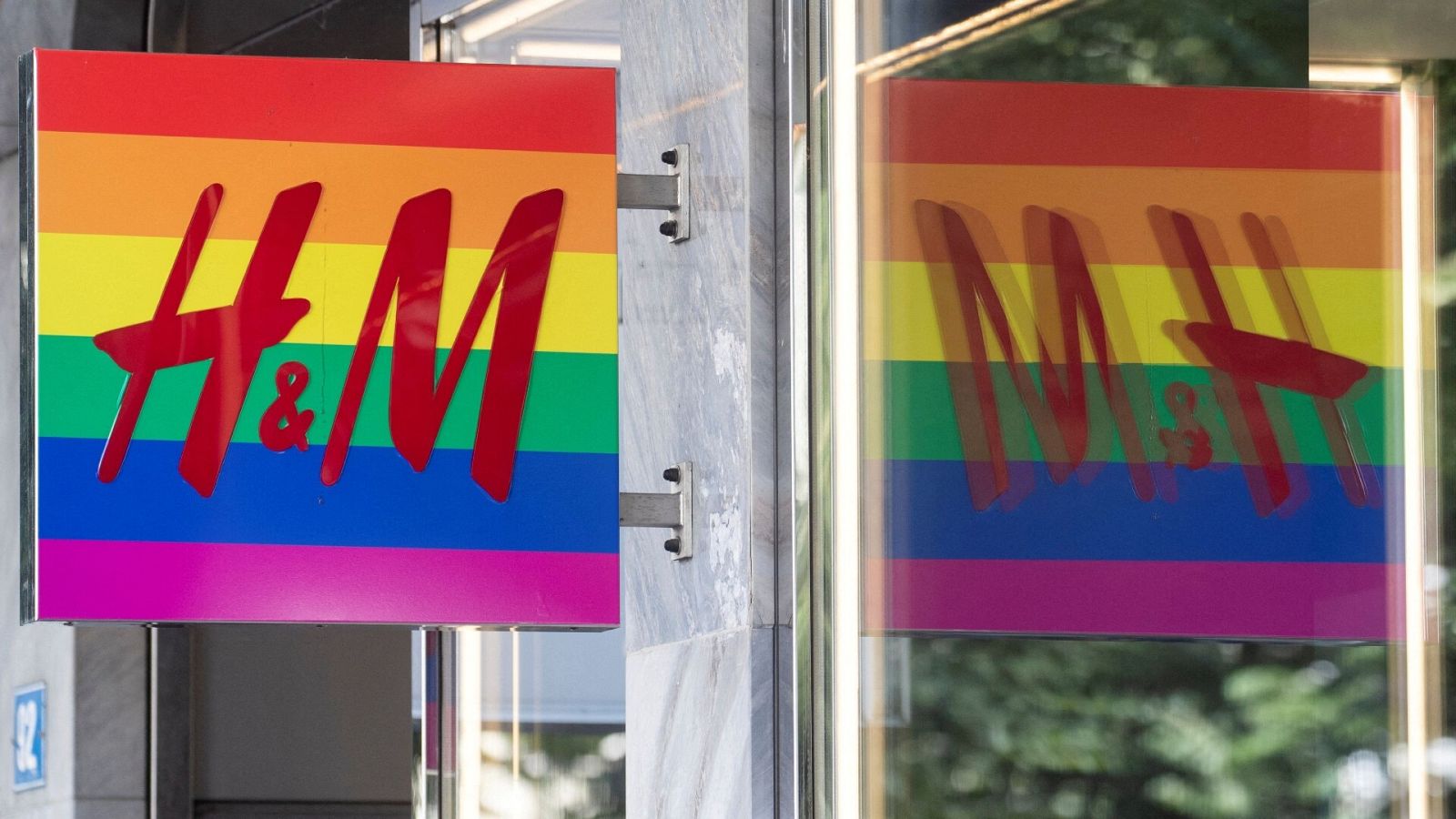 Los trabajadores de H&M convocan paros para exigir mejoras salariales