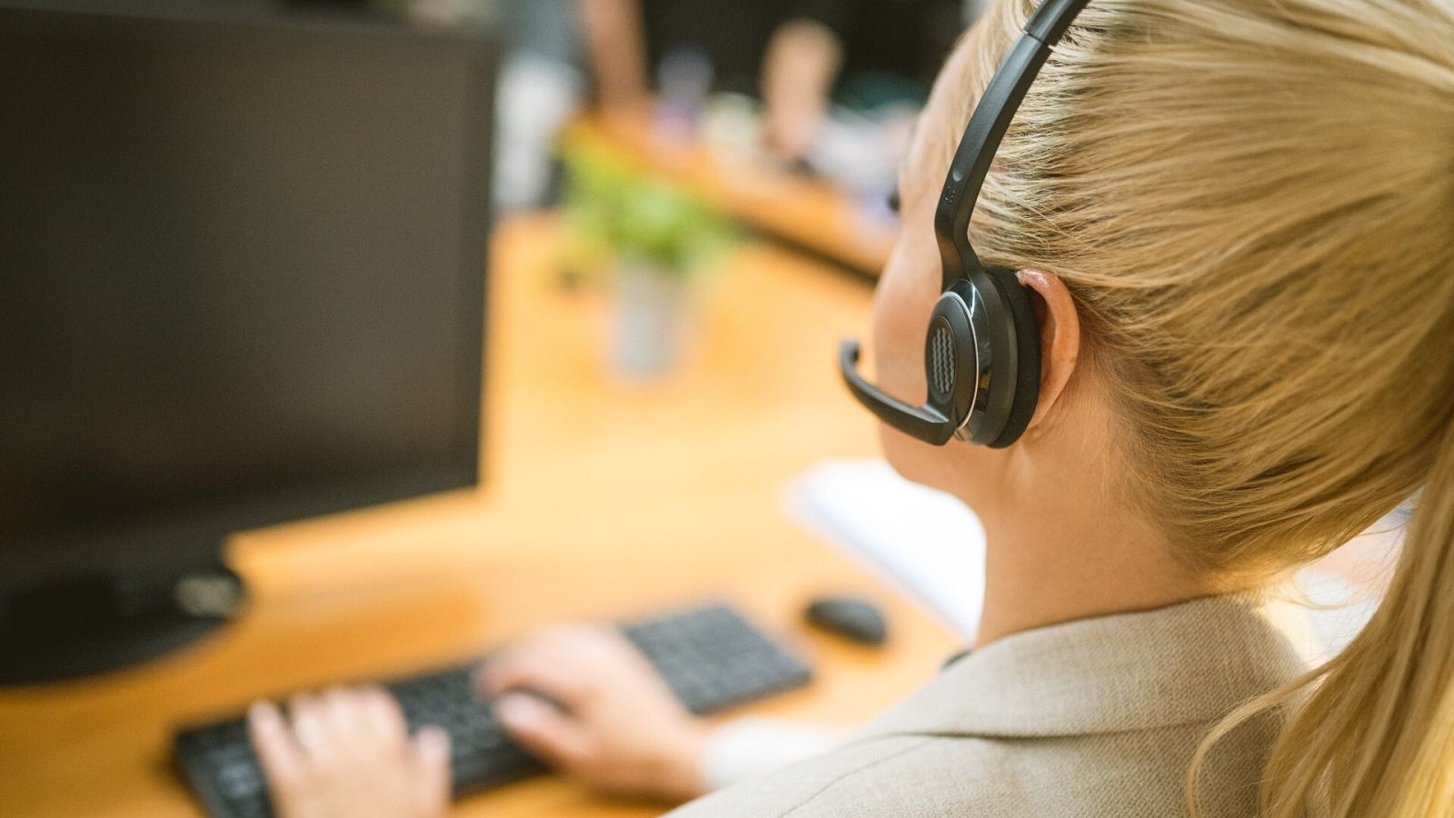 Inspección de Trabajo investiga las condiciones laborales de una teleoperadora después de su muerte